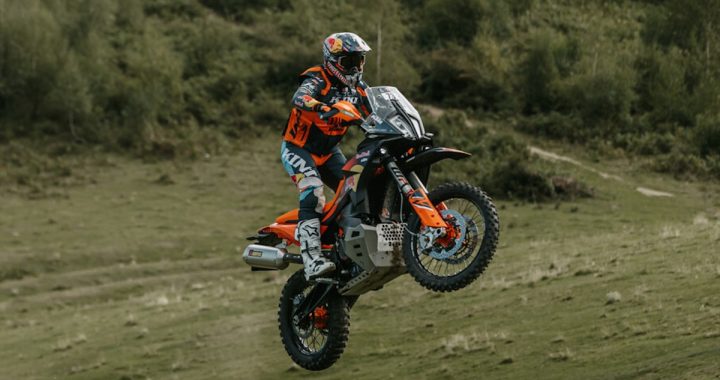 2027 KTM 890 ADVENTURE R RALLY: First Look