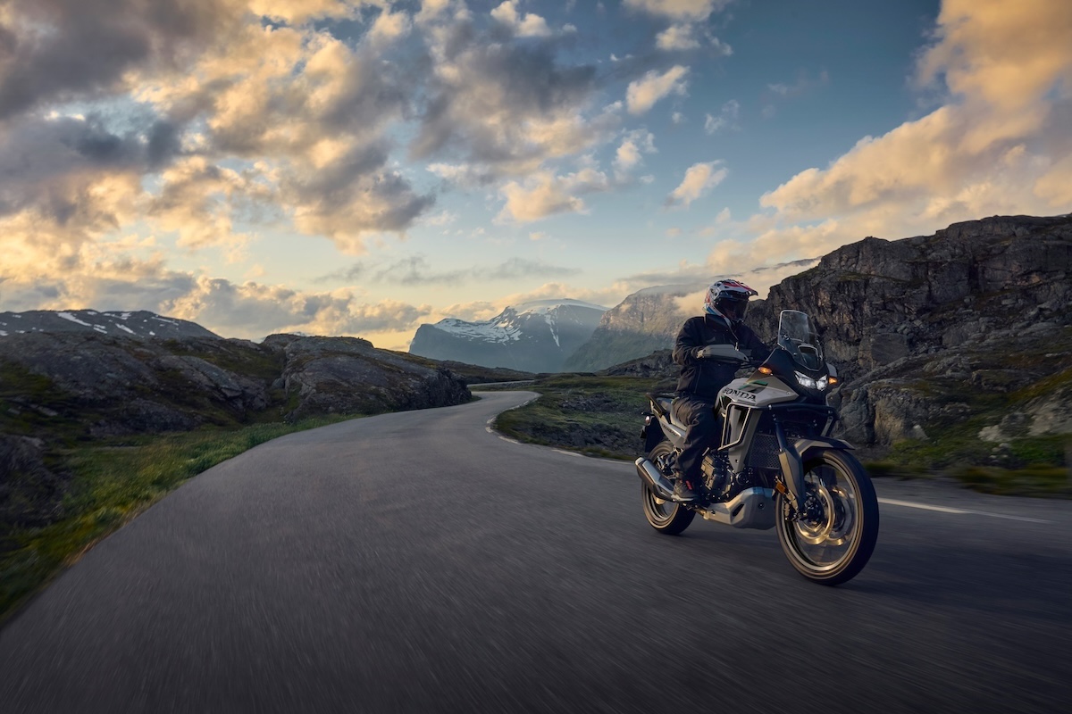 2026 Transalp E Clutch sportbikesincmag.com10