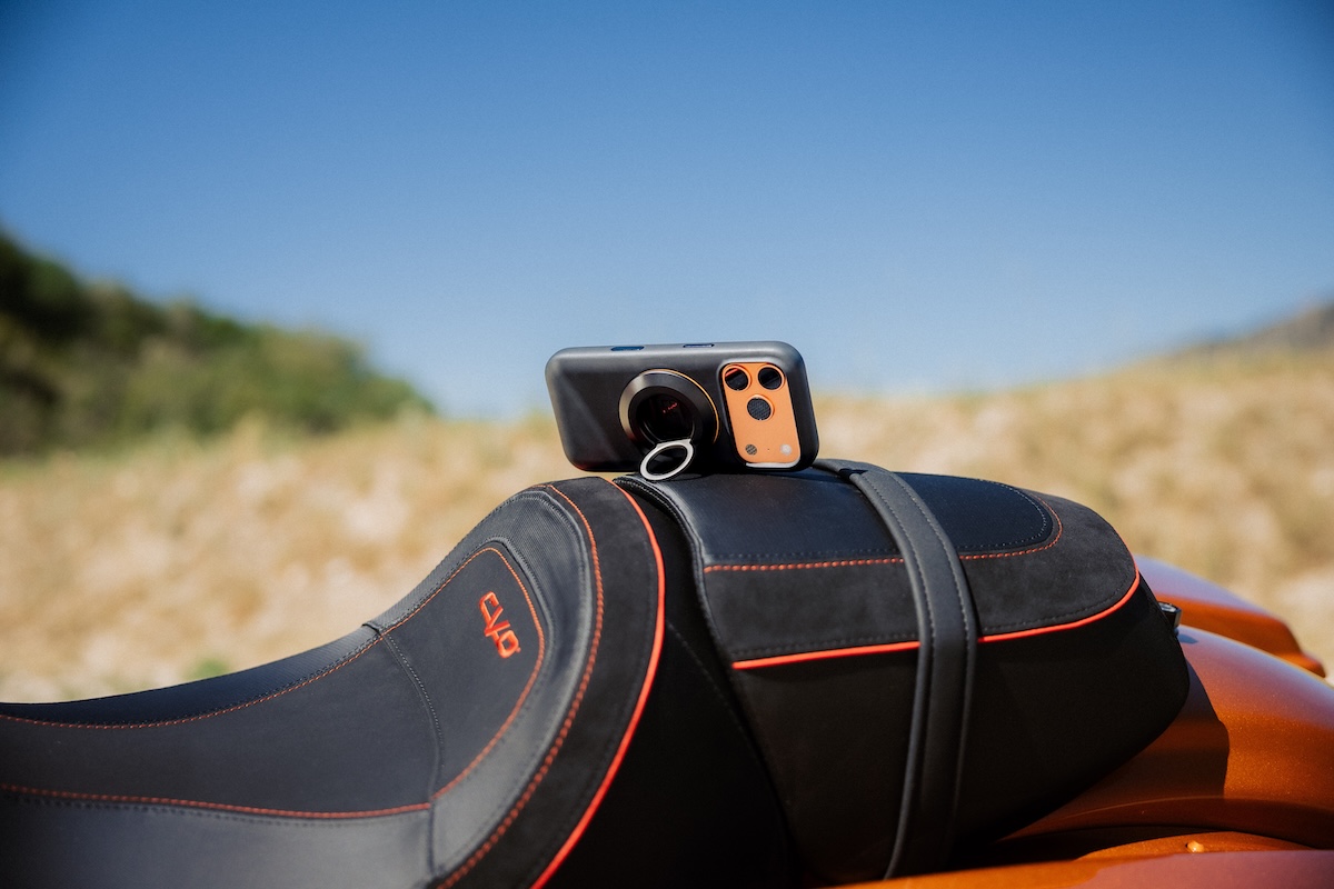 Quadlock Complete Moto Setup sportbikesincmag.com4