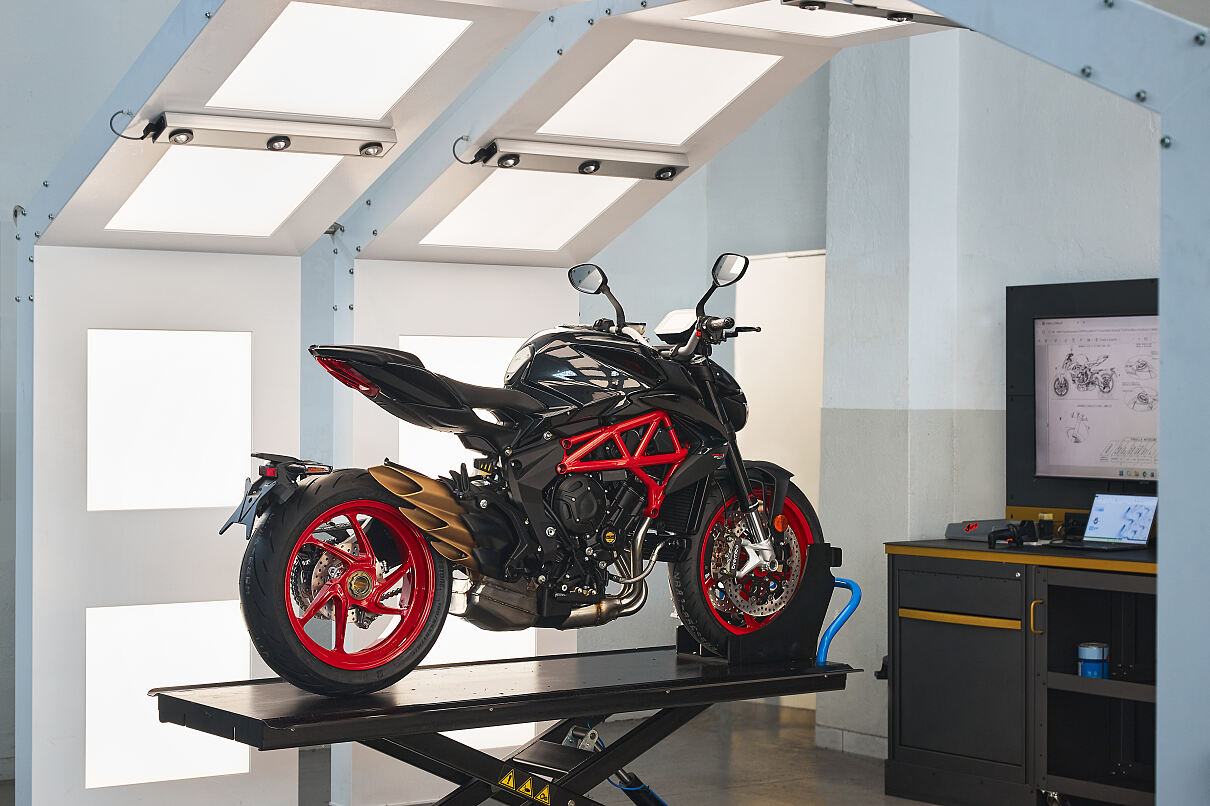 MV Agusta brutale 800 Nero Carbonio