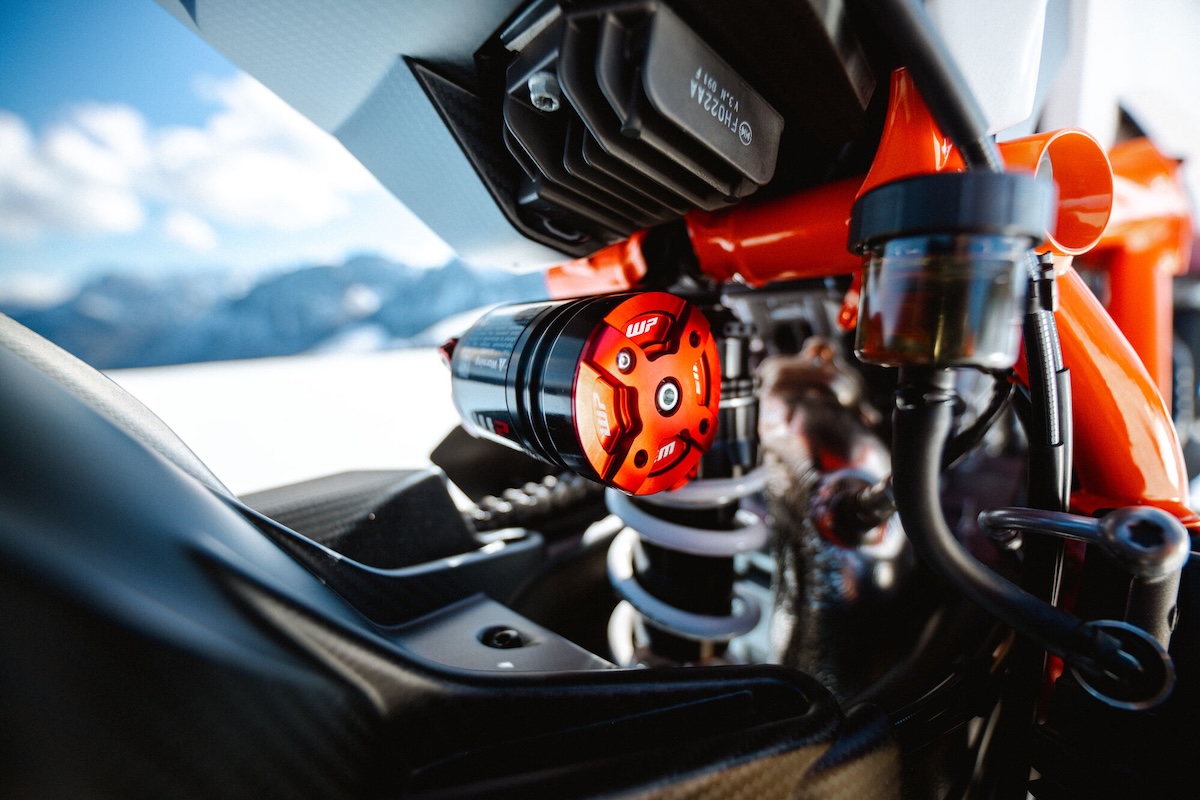 KTM 1390 Super Duke RR: 11 Kilograms, 193 PS, 350 Units 3 2026 KTM 1390 Super Duke RR WP PRO COMPONENTS rear shock detail with red reservoir cap and orange frame