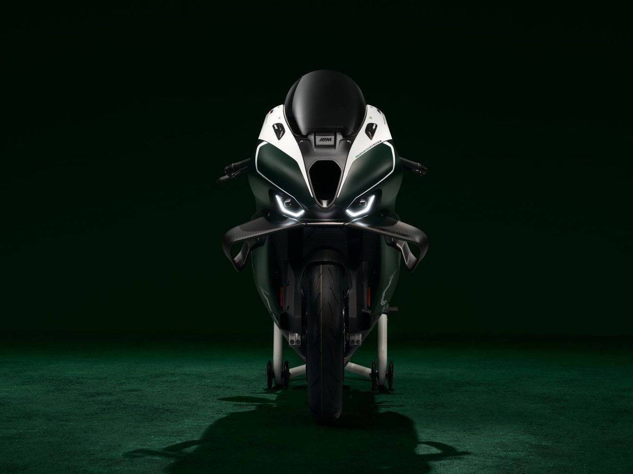 BMW M 1000 RR TT sportbikesincmag.com5 edited