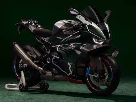 BMW M 1000 RR TT sportbikesincmag.com9 edited