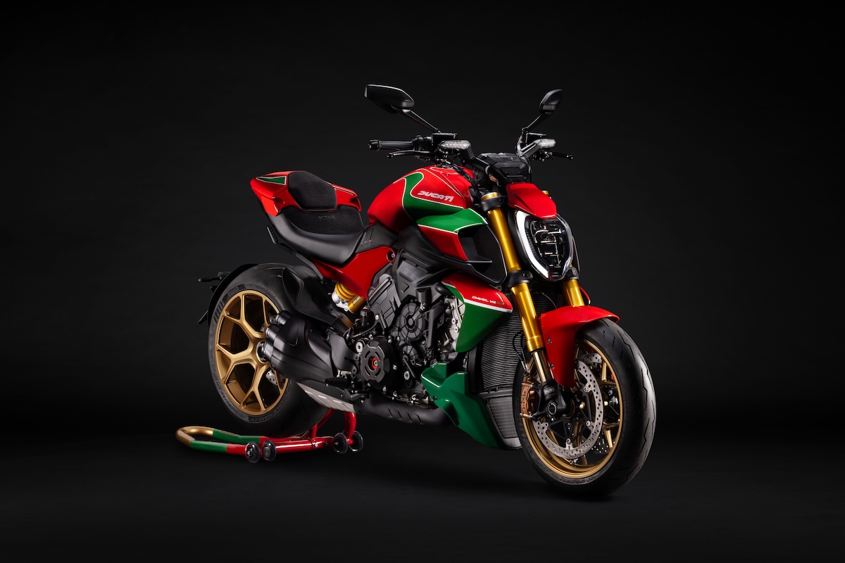 Ducati Collezione 100 Unleashed: Ten Limited-Edition Icons Mark a Century of Borgo Panigale 32 Ducati Collezione 100 sportbikesincmag.com37