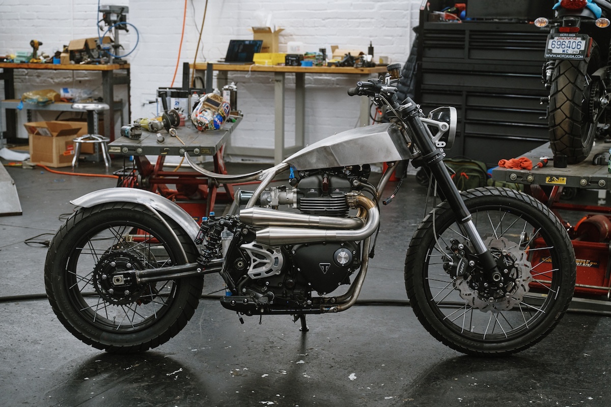 Triumph Originals 2026: Two American Shops Are Competing to Build the Ultimate Time Capsule Scrambler 3 Triumph Columbia River Triumph Originals 2026 custom Scrambler build Portland