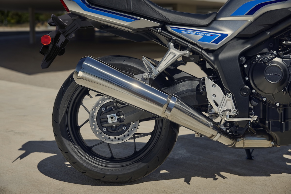 2026 Honda CB1000F: Freddie Spencer’s AMA Superbike DNA in a Brand-New Four 8 sportbikesincmag.com26 Honda CB1000F action 7