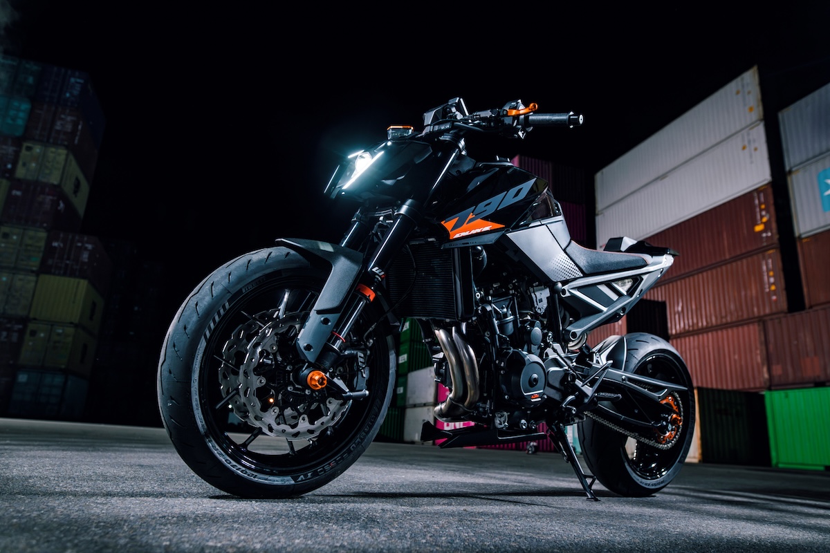 2027 KTM 790 Duke sportbikesincmag.com5