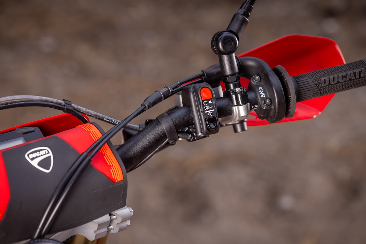 Ducati Desmo450 EDS Is the First Street-Legal Enduro Bike With Desmodromic Valve Timing 5 DucatiDesmoEDS MammothMay2026 043 1sportbikesincmag.com