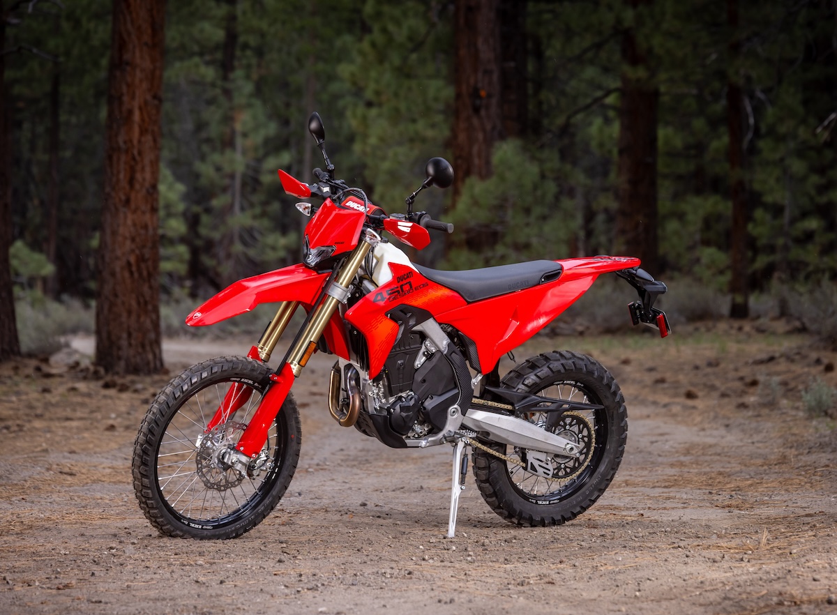 Ducati Desmo450 EDS Is the First Street-Legal Enduro Bike With Desmodromic Valve Timing 7 Ducati Desmo450 EDS