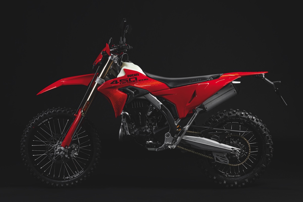 Ducati Desmo450 EDS Is the First Street-Legal Enduro Bike With Desmodromic Valve Timing 3 Ducati Desmo450 EDS