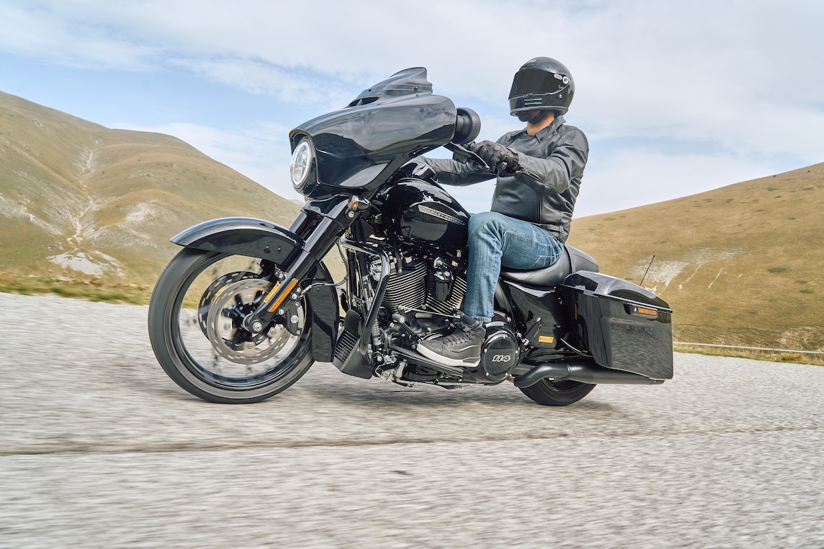 Pirelli DIABLO POWERCRUISER tire sportbikesincmag.com 3