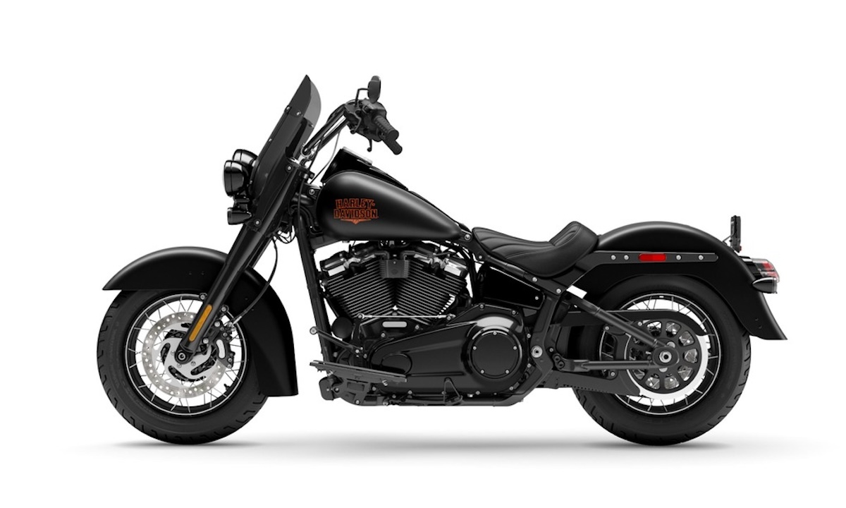 The 2026 Harley-Davidson Deadwood Brings Post-War Bobber Style Back With Modern Tech Underneath 4 Harley-Davidson Deadwood