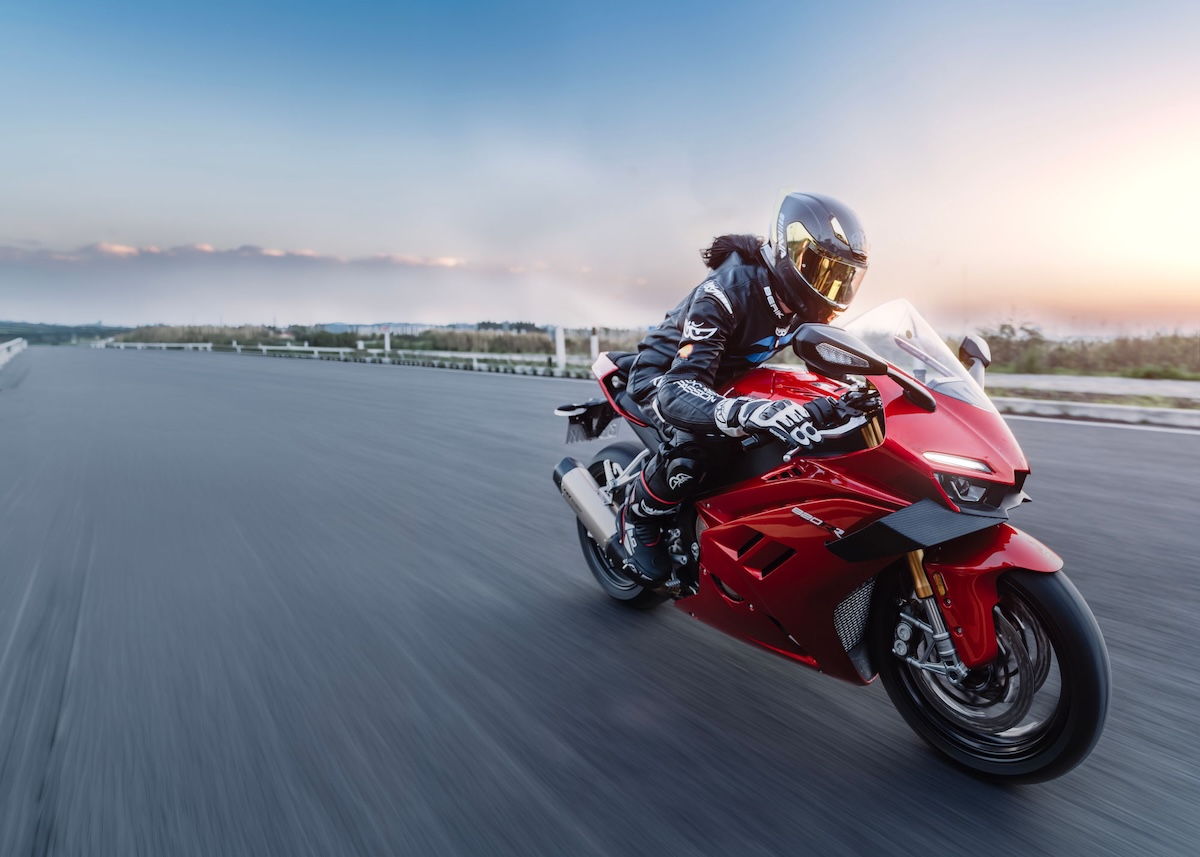 The ZXMOTO 820RR Is So Powerful Its Own Founder Won’t Sell It to New Riders 9 ZXMOTO 820RR sportbikesincmag.com4