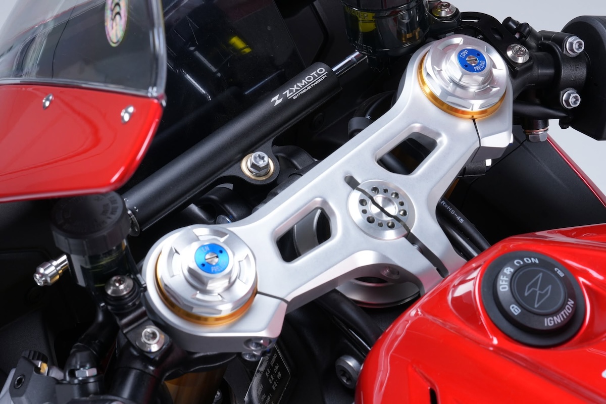 The ZXMOTO 820RR Is So Powerful Its Own Founder Won’t Sell It to New Riders 5 ZXMOTO 820RR sportbikesincmag.com9