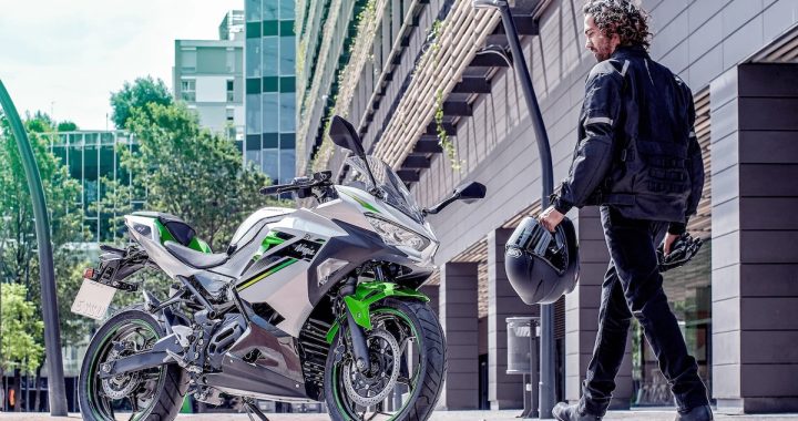 The 2027 Kawasaki Ninja e-1 ABS Holds Its Price While Everything Else Climbs