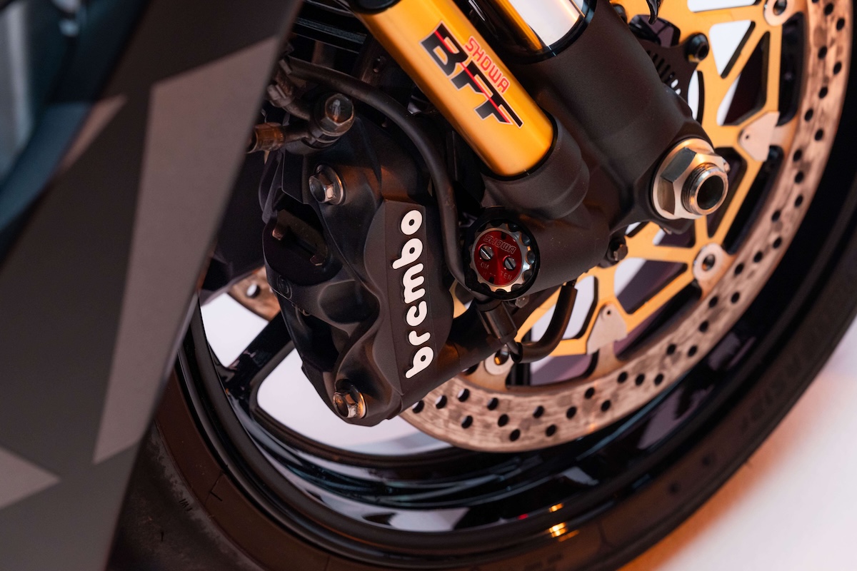 Suzuki's GSX-R1000R Stealth Sells Out Its 10-Unit Run in a Week 5 GSX R1000R Stealth sportbikesincmag.com8