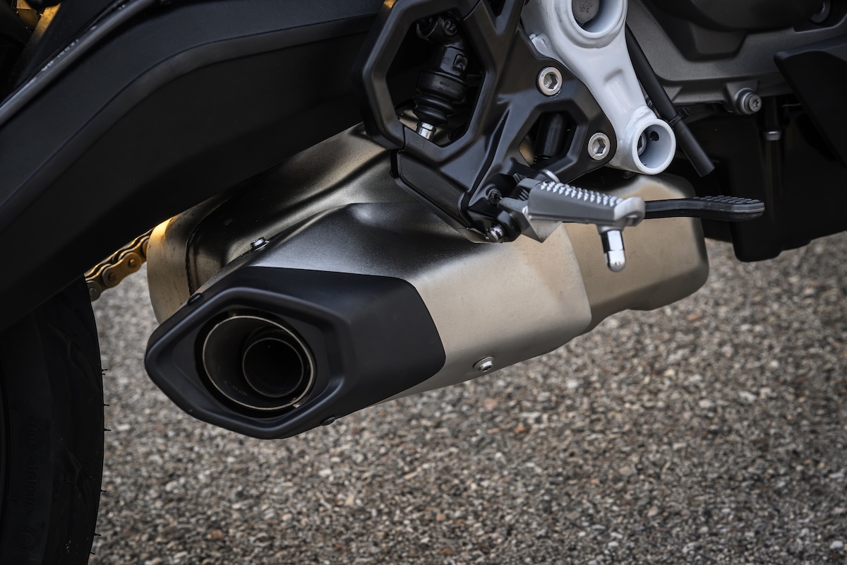 BMW F 450 RR First Look: A 48 hp Twin With a Space Frame and a Lap Timer 5 BMW F 450 RR