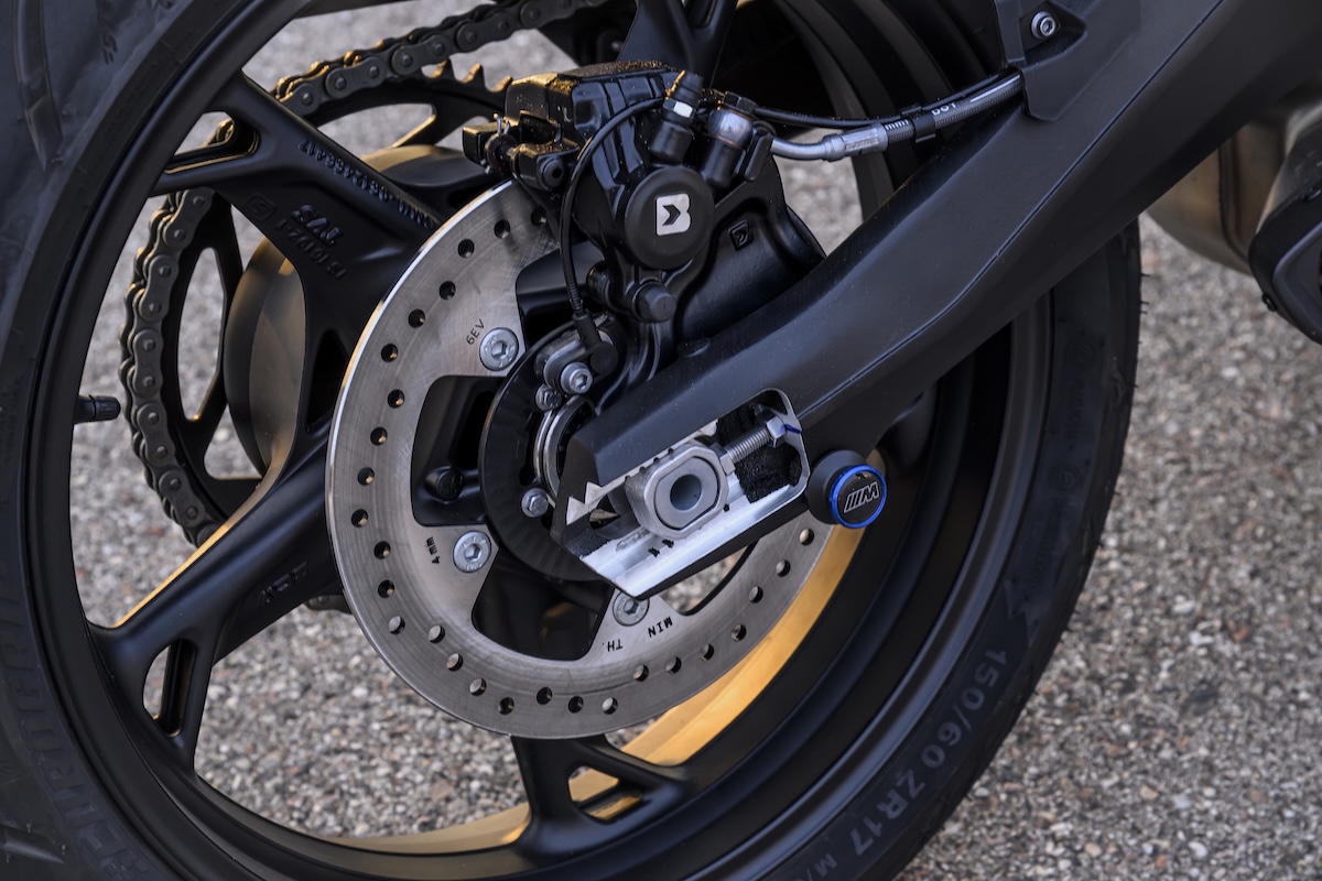 BMW F 450 RR First Look: A 48 hp Twin With a Space Frame and a Lap Timer 9 BMW F 450 RR