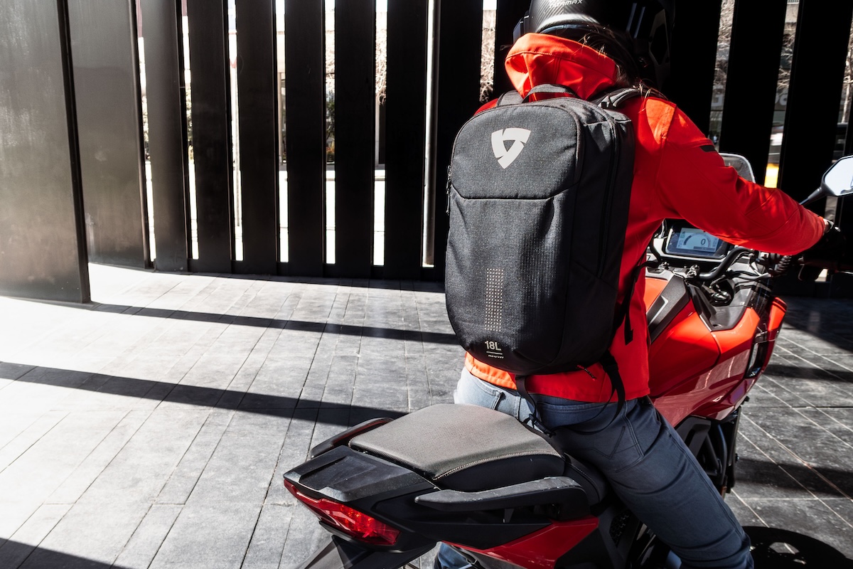 REV'IT Backpacks: Nine Bags Sorted by How Many Liters Stay Dry 7 REV’IT backpacks sportbikesincmag.com3