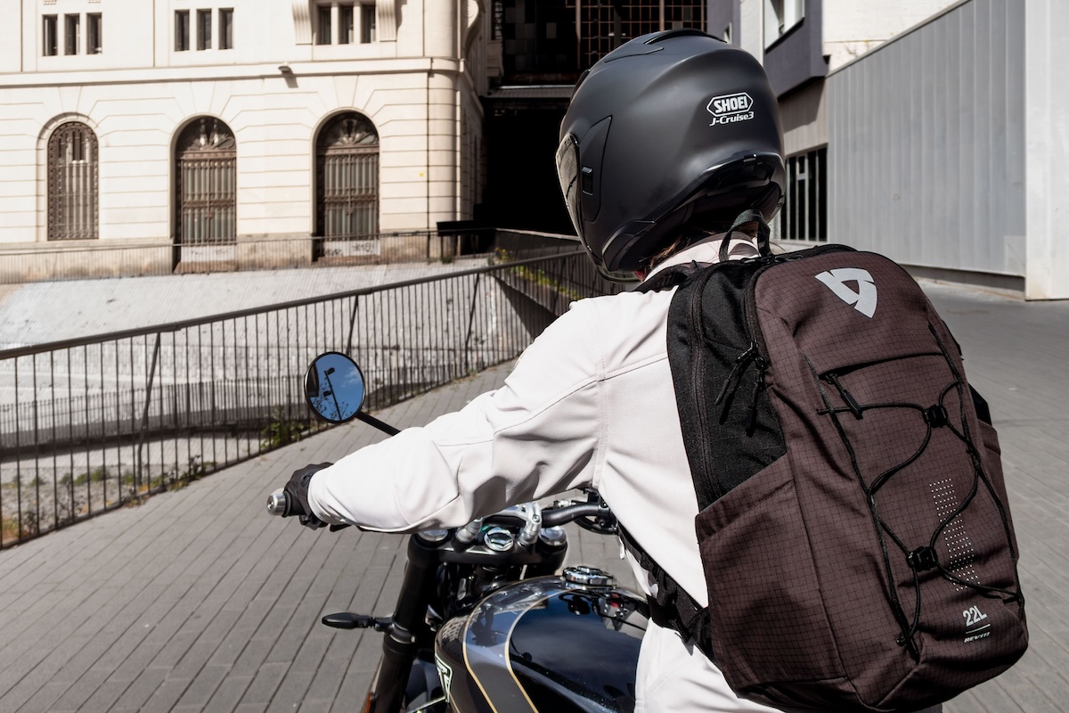 REV'IT Backpacks: Nine Bags Sorted by How Many Liters Stay Dry 6 REV’IT backpacks sportbikesincmag.com3