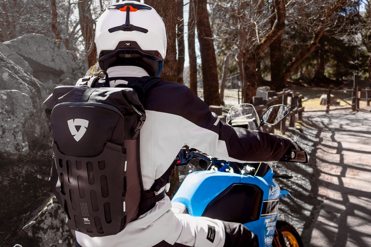 REV'IT Backpacks: Nine Bags Sorted by How Many Liters Stay Dry 4 REVIT backpacks sportbikesincmag.com5