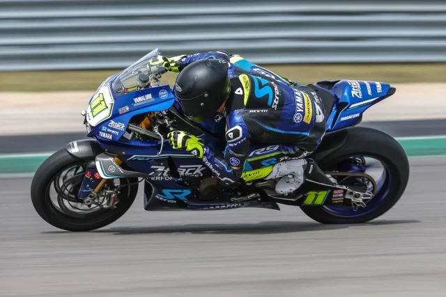The New Ish Review: Bridgestone Battlax Racing R11 Tire